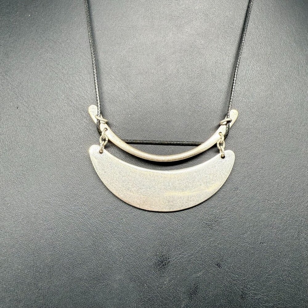 VTG Black Cord Geometric Crescent Pendant Necklace Silver Tone